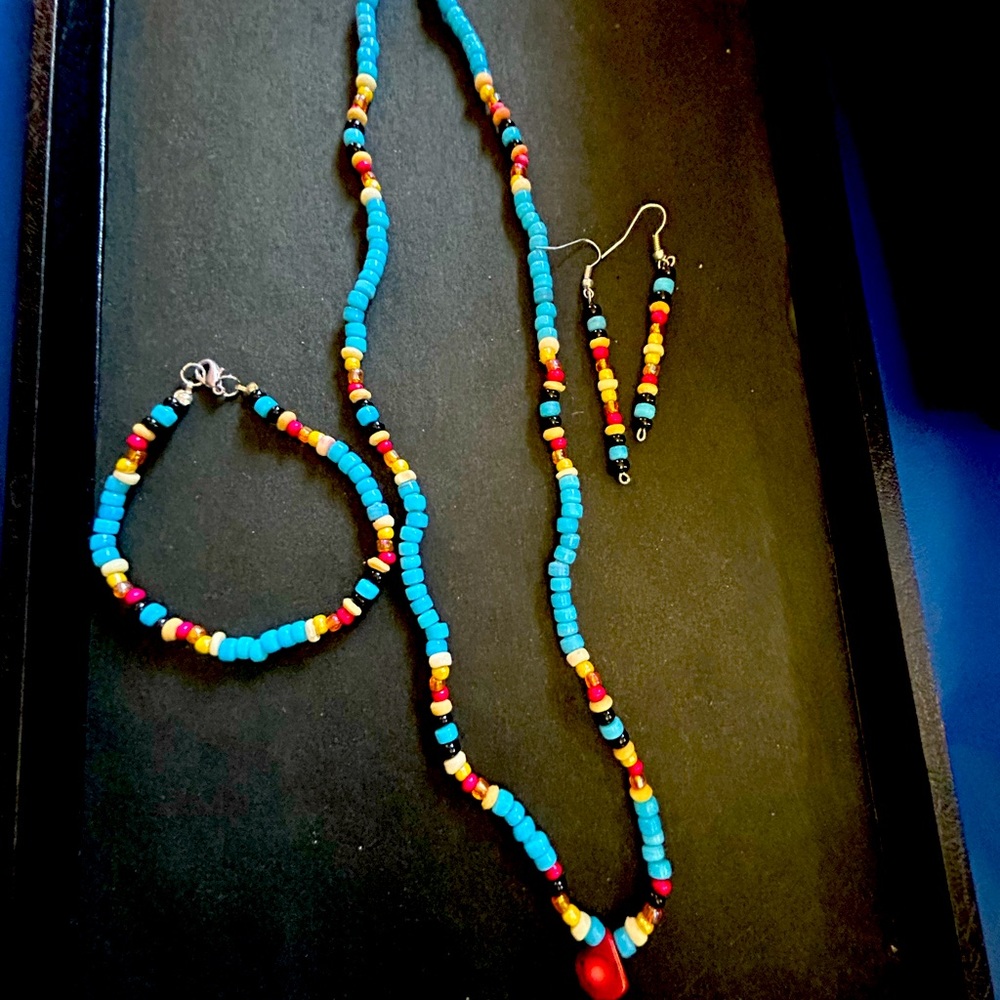 Blue yellow and black set Indian style with corral stone